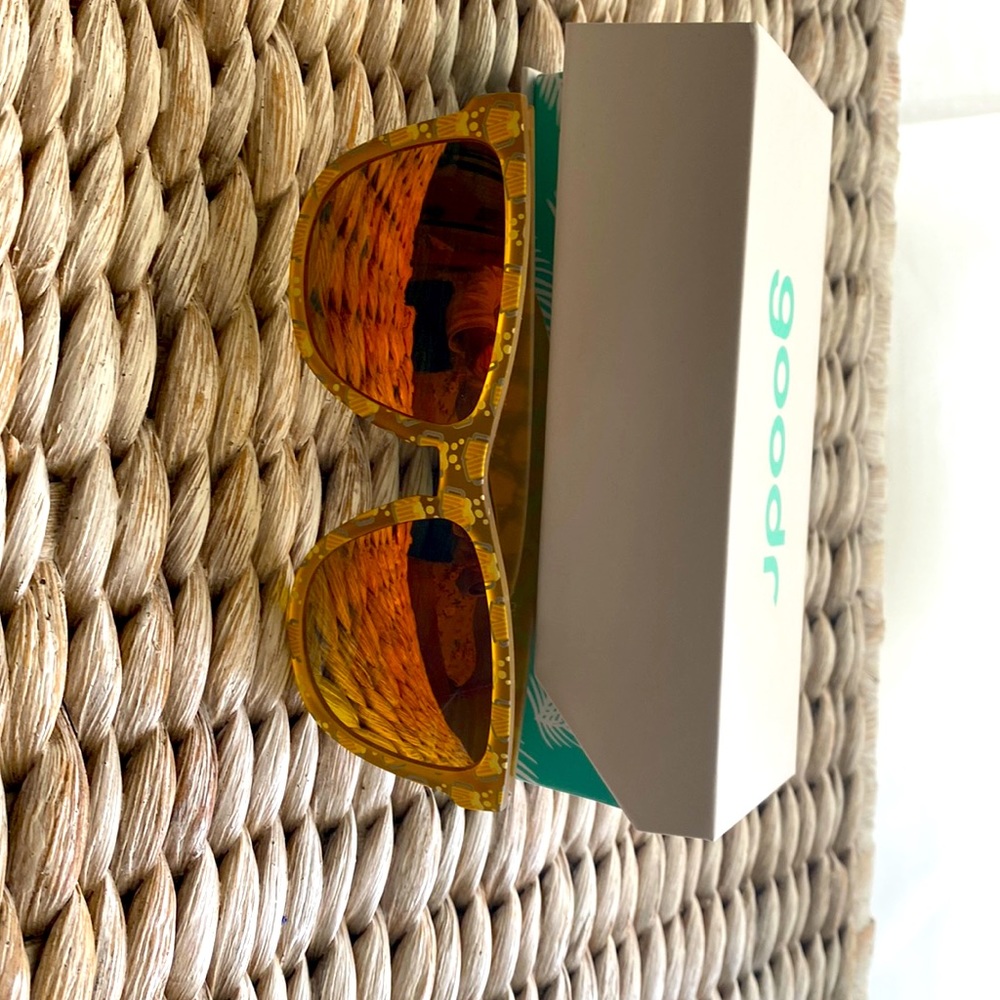 RARE GOODR “take a pitcher, it’ll last longer” polarized-sunglasses!!